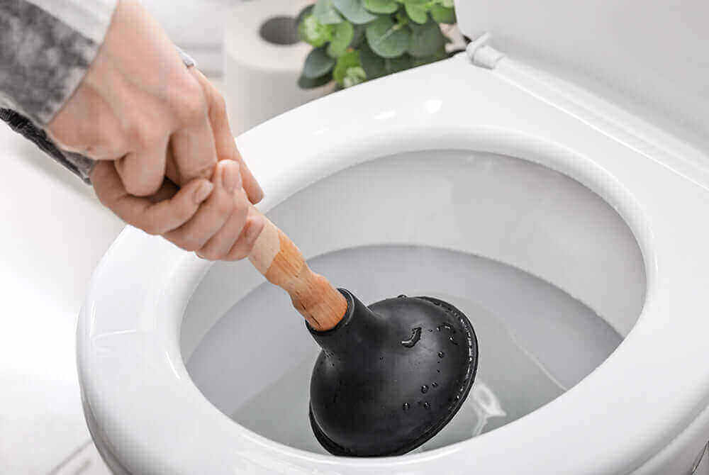 Abfluss verstopft Klo: Soforthilfe und Expertenrat für ein freies WC () Abfluss verstopft Klo: Soforthilfe und Expertenrat für ein freies WC