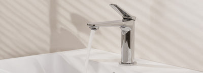 Badarmaturen in Chrom glänzend