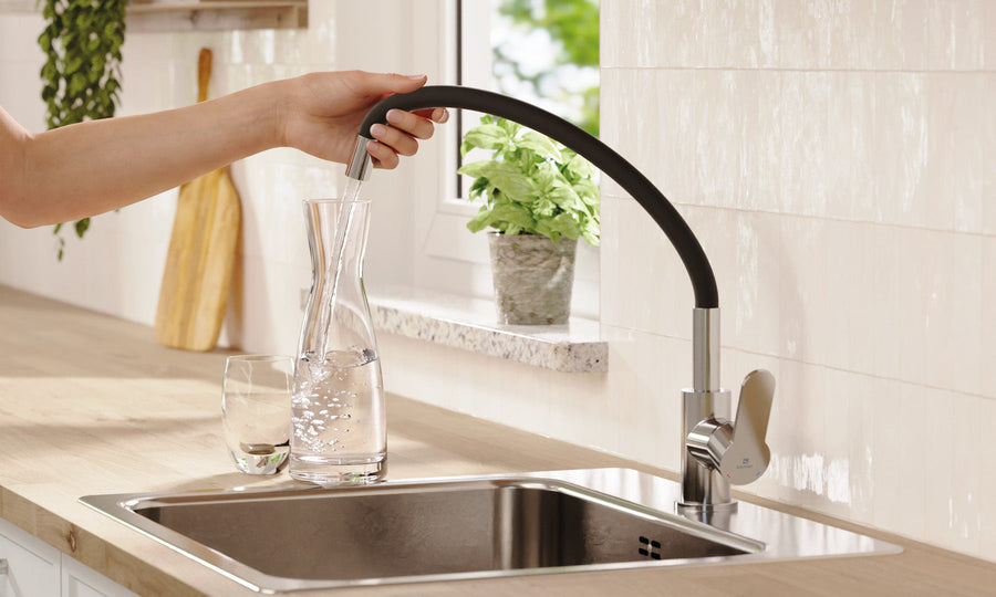 Wasserstrahl gezielt über der Spüle führen